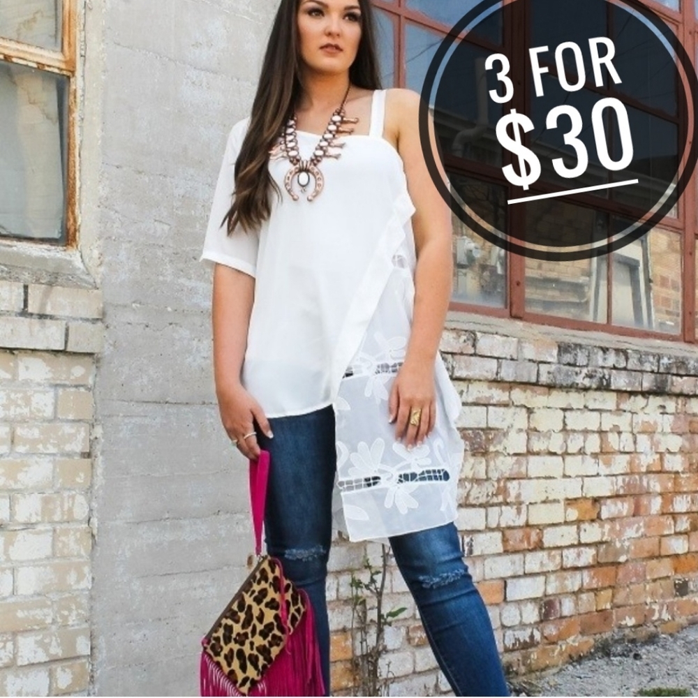 NEW L & B WHITE ASYMMETRICAL BLOUSE TOP SHIRT